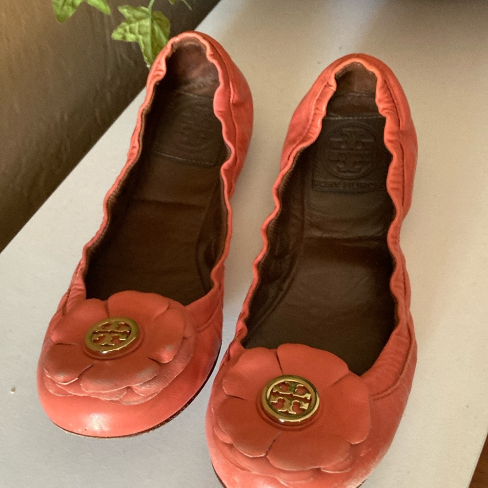 Tory Burch Pink Ballet Flats with Medallion